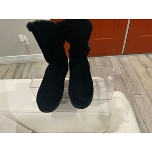 Skechers Women's Black Suede Faux Fur Lined Button Detail Winter Boots Size 7